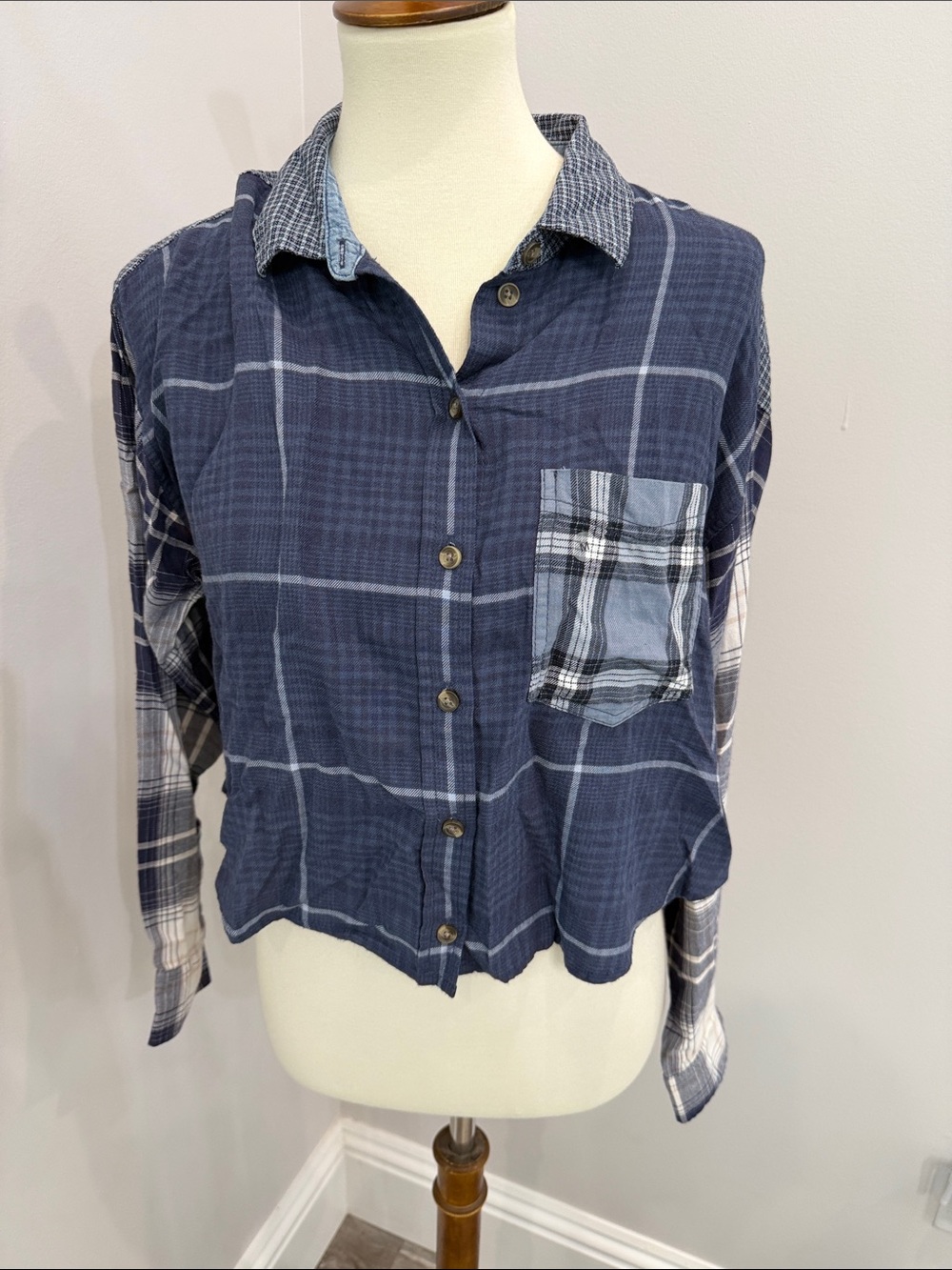 American Eagle Outfitters Navy Plaid Button-Down Shirt